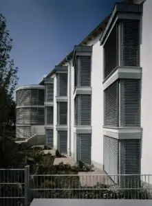 Außenjalousien / Raffstore Außenjalousien an einer Bürofassade