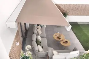 Markisen Kassettenmarkise über einer Sitzecke