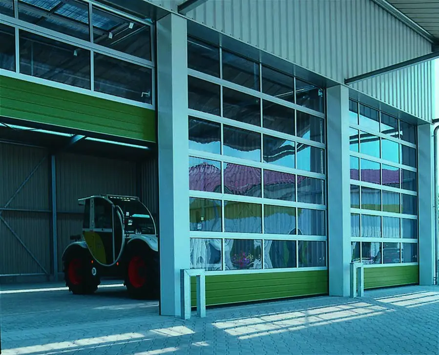Industrietor mit Schlupftür